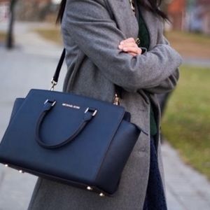 Michael Kors Selma navy blue